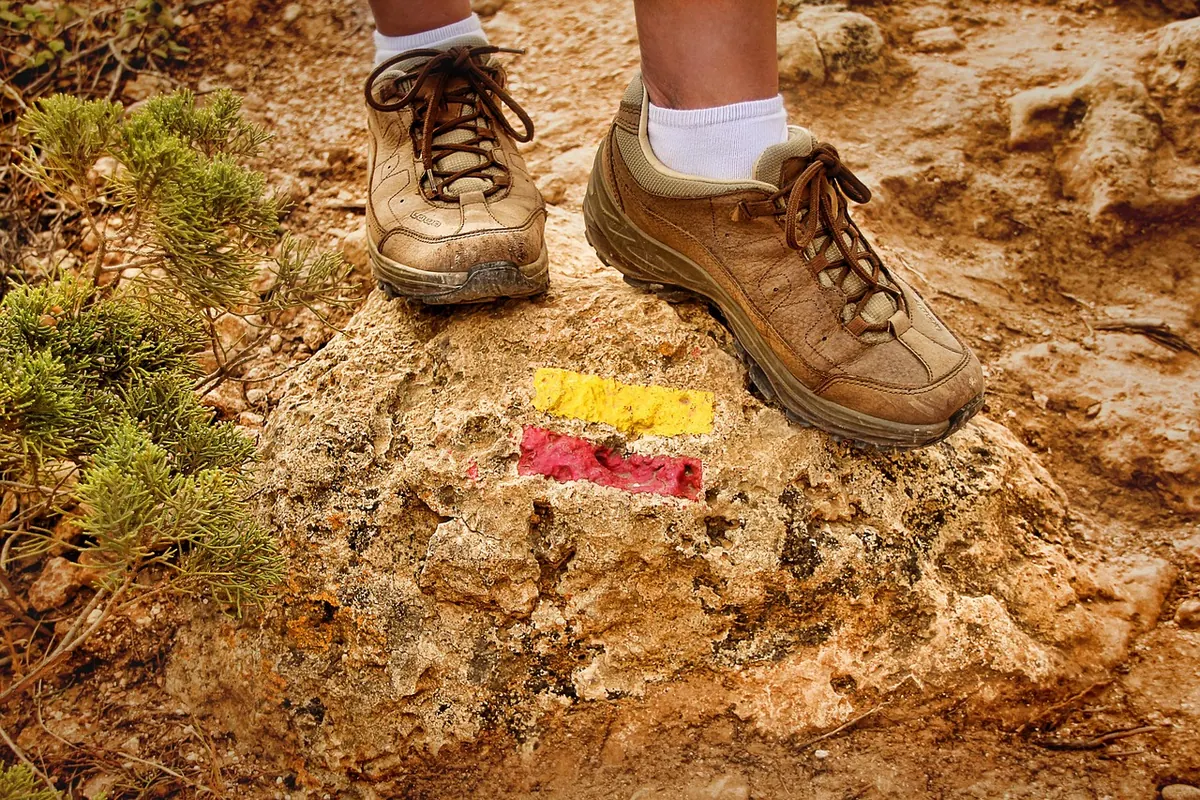 Hiking Boots vs Trail Shoes: Which Is Better for UK Day Walks?
